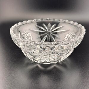 Anchor Hocking Early American Prescut EAPC Star of David Glass Bowl 5.25"